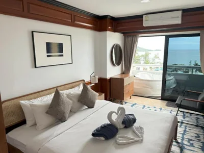 Sea view apartment with jacuzzi at Patong Tower – Foto’s 2
