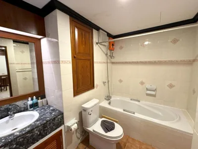 Sea view apartment with jacuzzi at Patong Tower – Foto’s 3